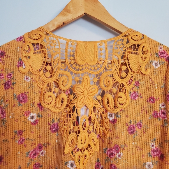 Ultra Flirt Juniors' Floral Lace-Back T-Shirt Orange Size Large - Picture 6 of 12